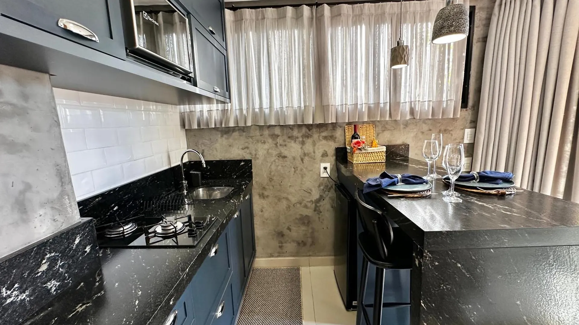 Loft Para Casal Em Bombinhas - Sem Garagem